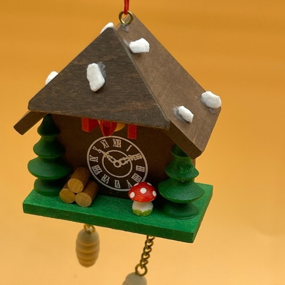 Vintage Christmas Cuckoo Clock Mushroom Ornament - Picture 4 of 12